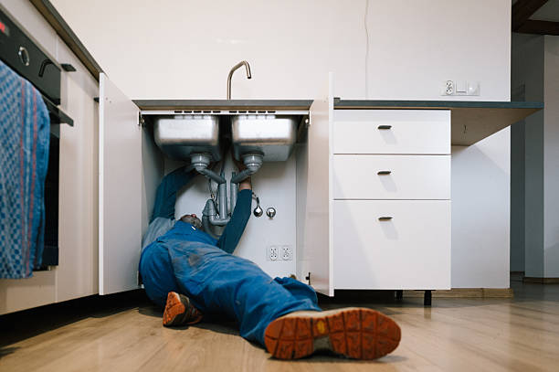 Professional Leak Detection technician working in Centralia, TX